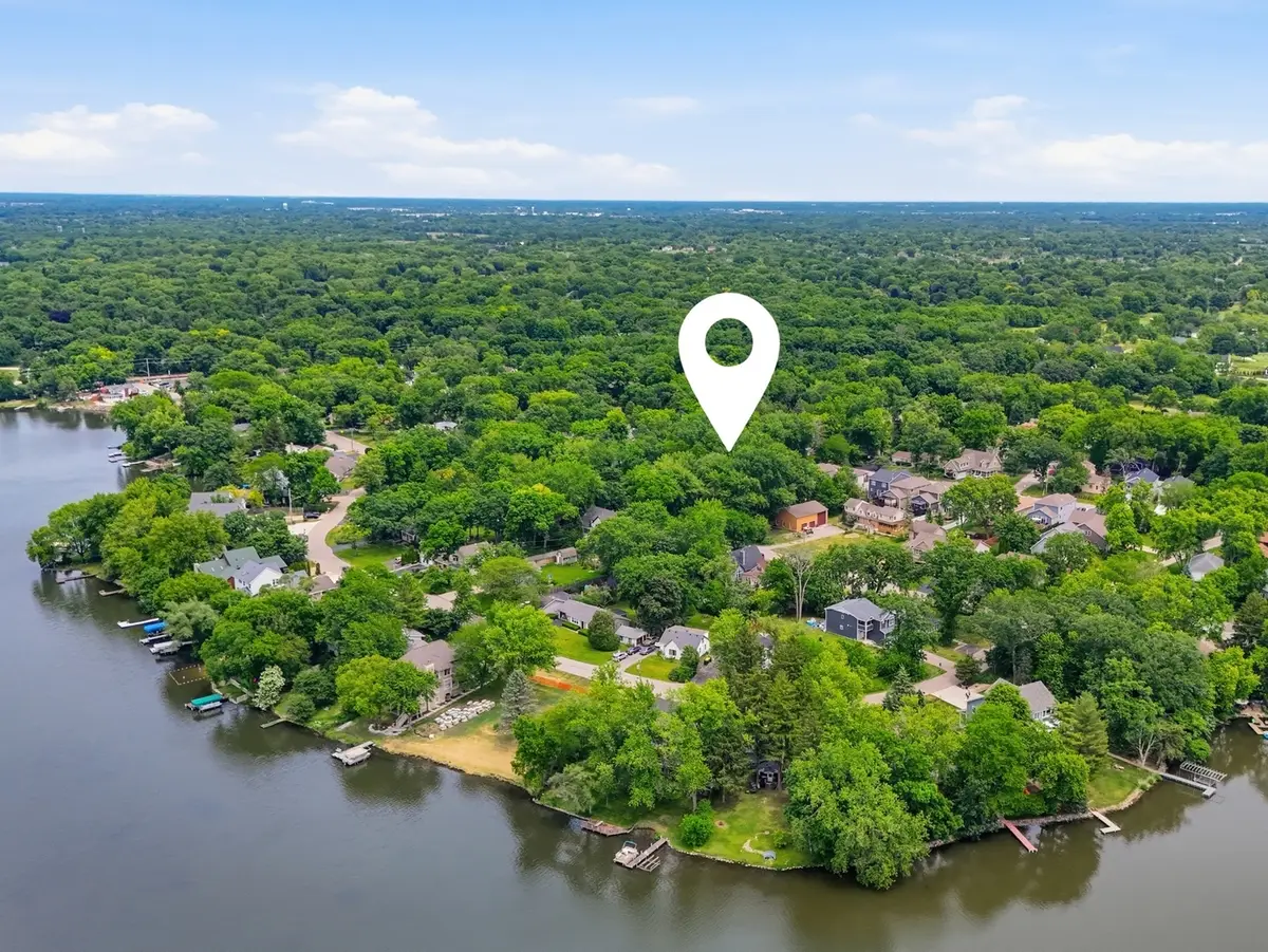 24011 N Valley Road, Lake Zurich, IL 60047 - #1
