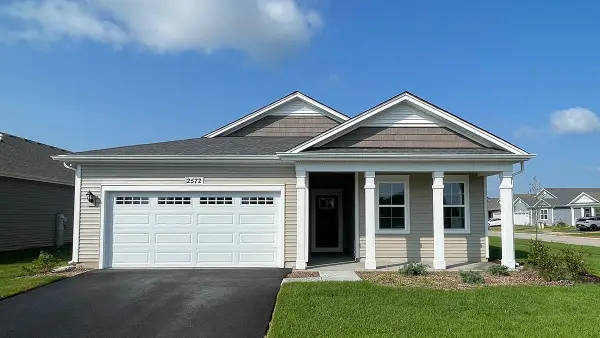 2572 Skye Drive, Pingree Grove, IL 60140