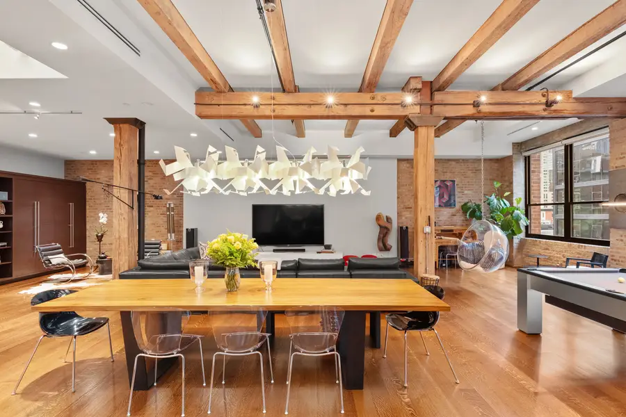 152 W Huron Street #4, Chicago, IL 60654 - #2