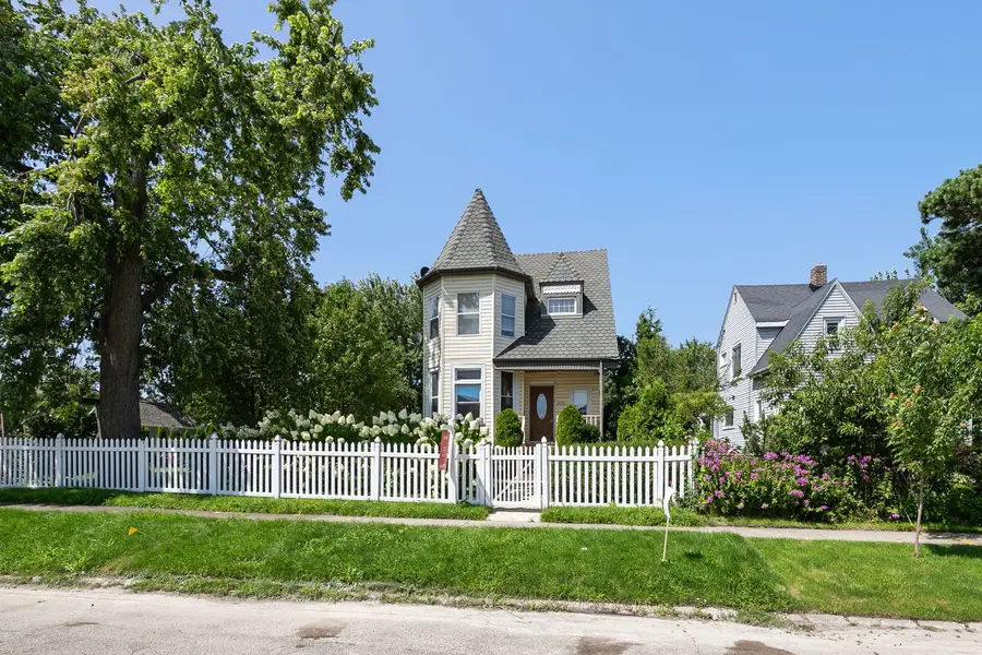 2134 Grove Avenue, North Chicago, IL 60064 - #3