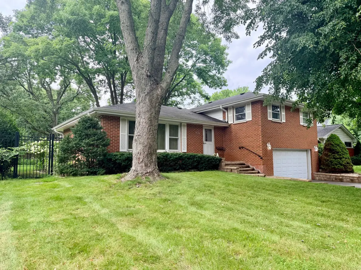 926 Valley Road, Lake Forest, IL 60045 - #1