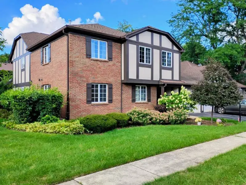 218 Brookside Lane, Willowbrook, IL 60527 - #1