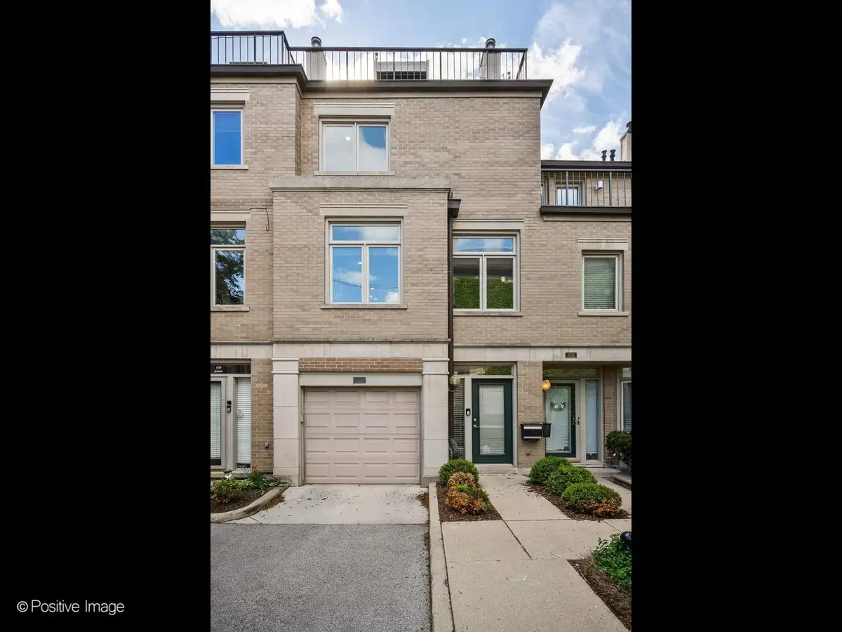 2731 N Janssen Avenue, Chicago, IL 60614 - #1
