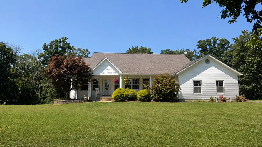 18205 Irvington Road, Centralia, IL 62801 - #2
