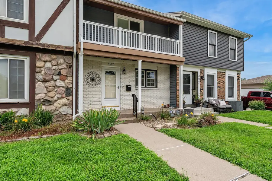 4620 Warren Street, Davenport, IA 52806 - #2