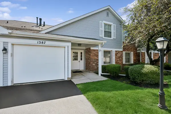 1391 Stratford Drive #1391, Gurnee, IL 60031