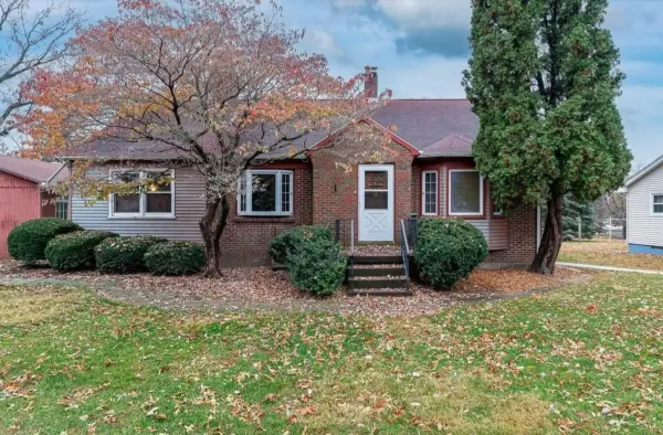 1517 W Kimberly Road, Davenport, IA 52806