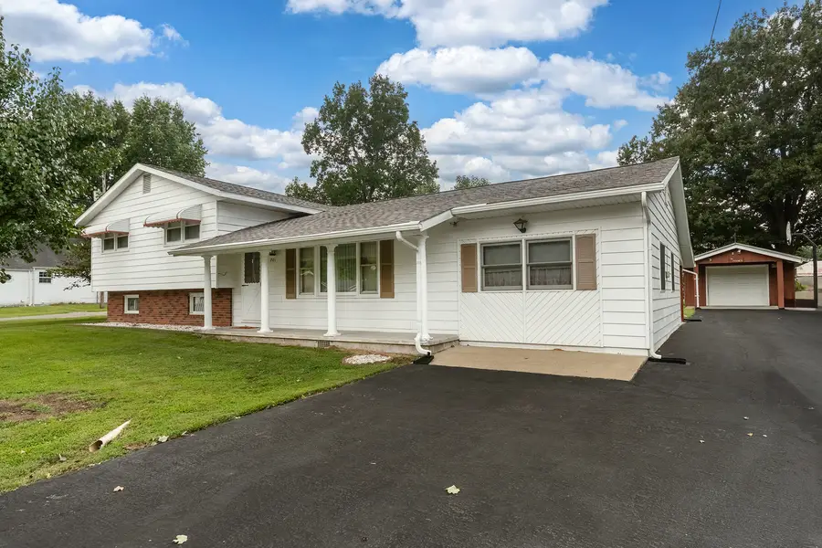 701 N 29th Street, Herrin, IL 62948 - #2