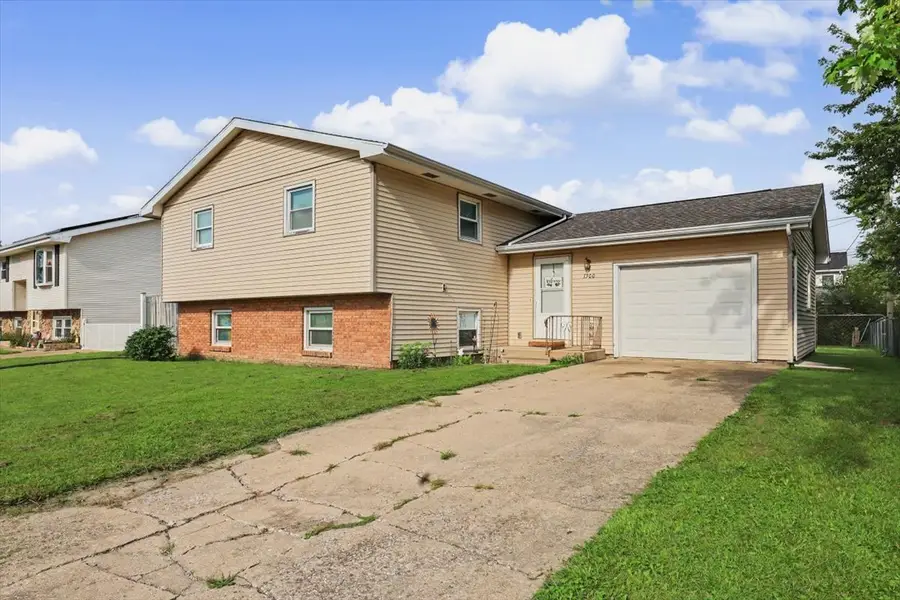 1300 N Motorola Drive, Pontiac, IL 61764 - #3