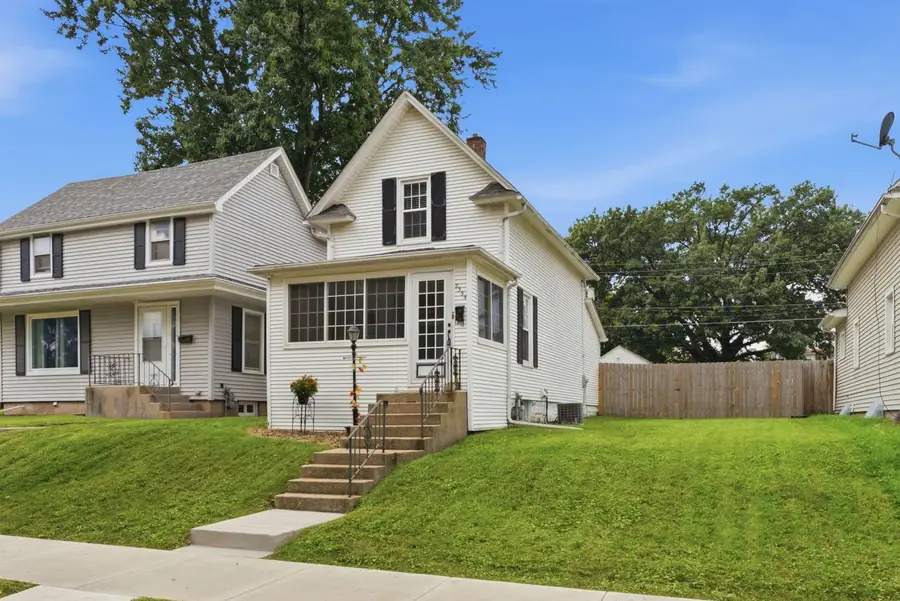 2335 33rd Street, Moline, IL 61265 - #2