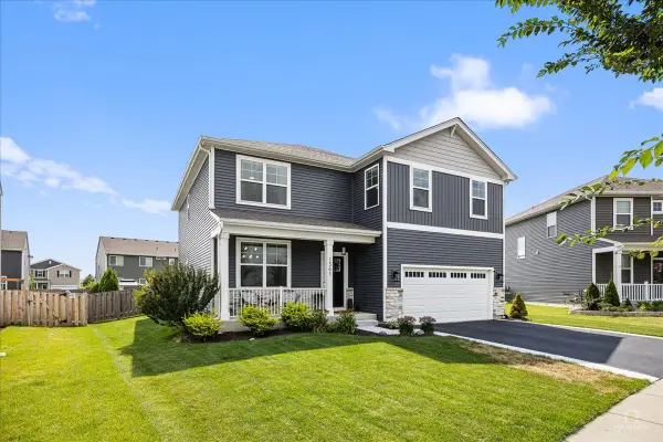 1561 Middleton Road, Pingree Grove, IL 60140