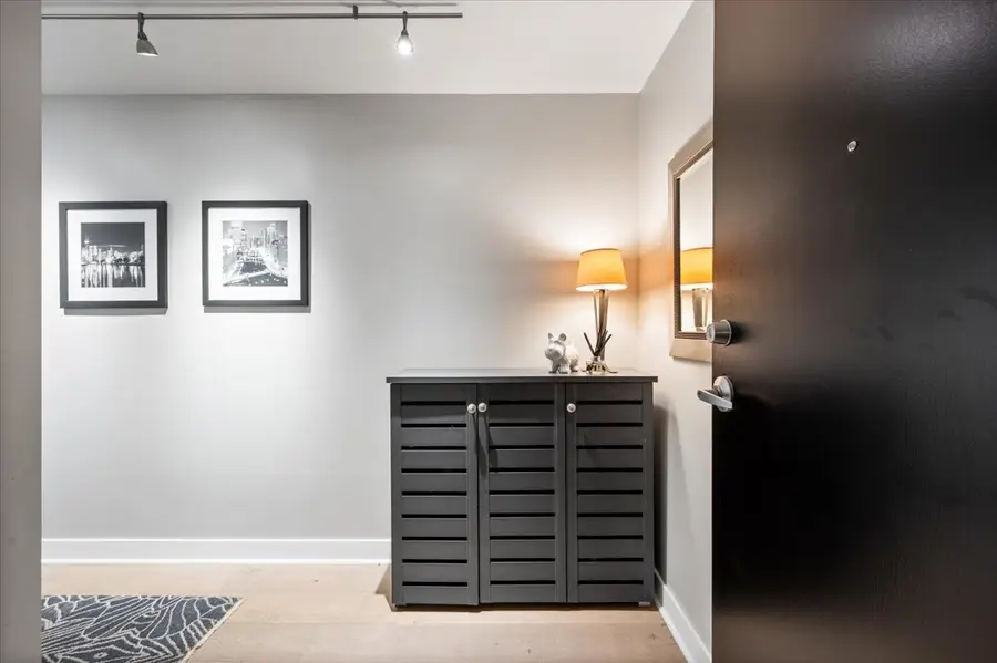 Address Withheld By Seller, Chicago, IL 60611 - #2