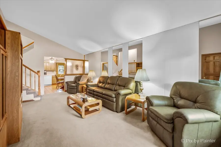 24 W Devon Avenue, Roselle, IL 60172 - #2