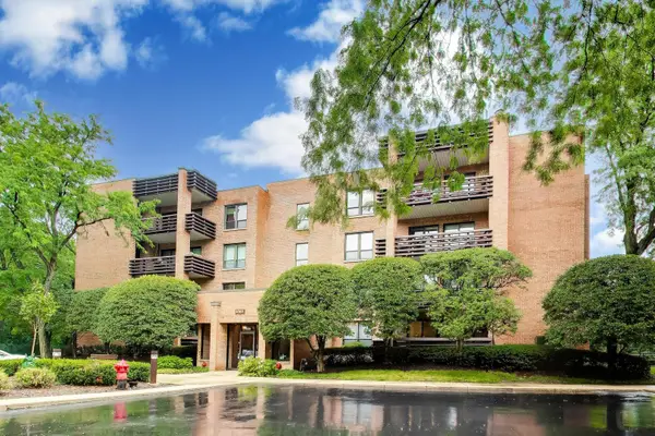 1060 Shermer Road #25, Northbrook, IL 60062