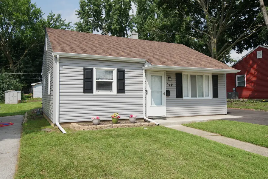 912 Harriet Avenue, Aurora, IL 60505 - #3