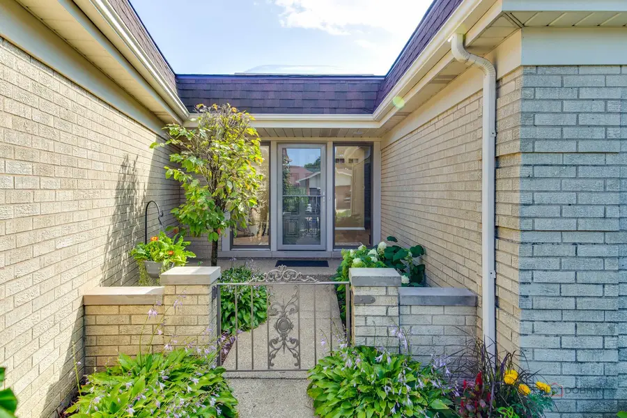 2457 Seville Circle, Northbrook, IL 60062 - #2