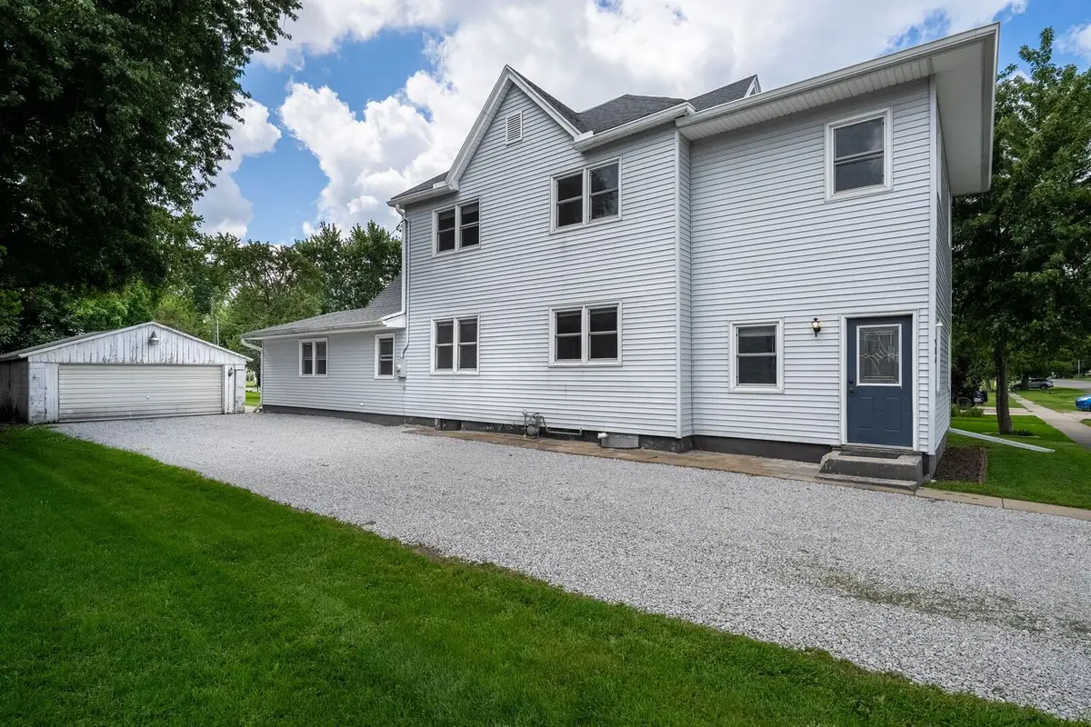 306 W Main Street, Stanford, IL 61774 - #1