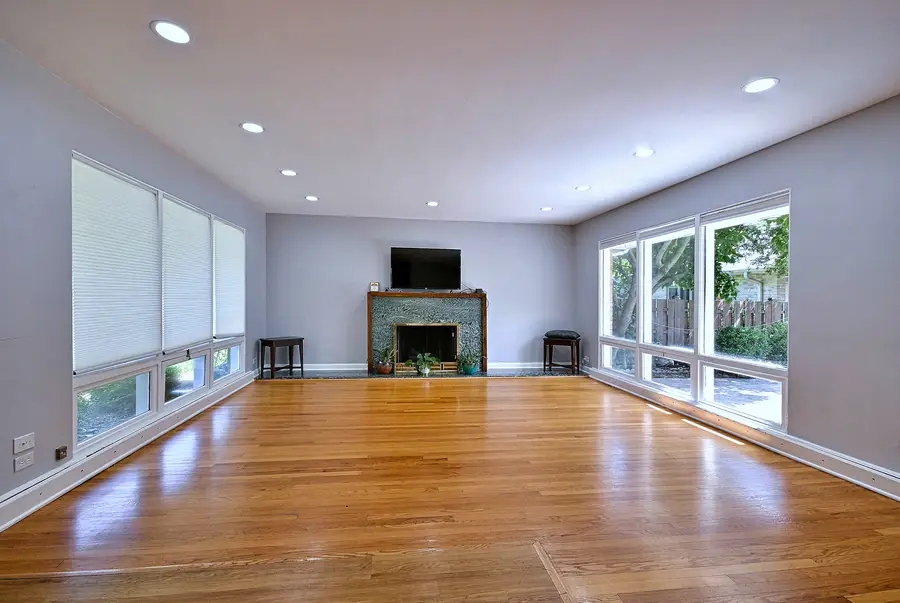 4915 Jerome Avenue, Skokie, IL 60077 - #3