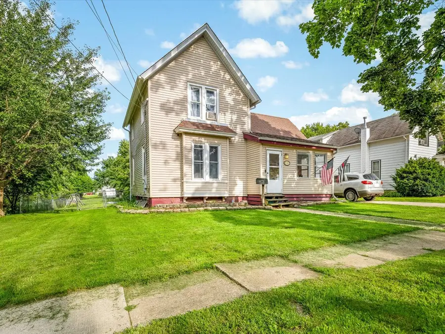 810 Union Avenue, Belvidere, IL 61008 - #3