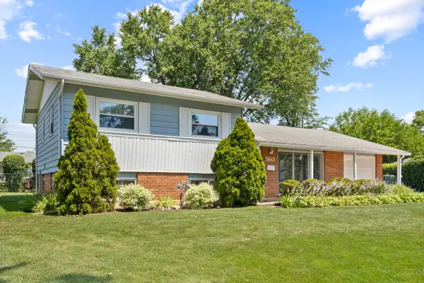 560 W Berkley Lane, Hoffman Estates, IL 60169
