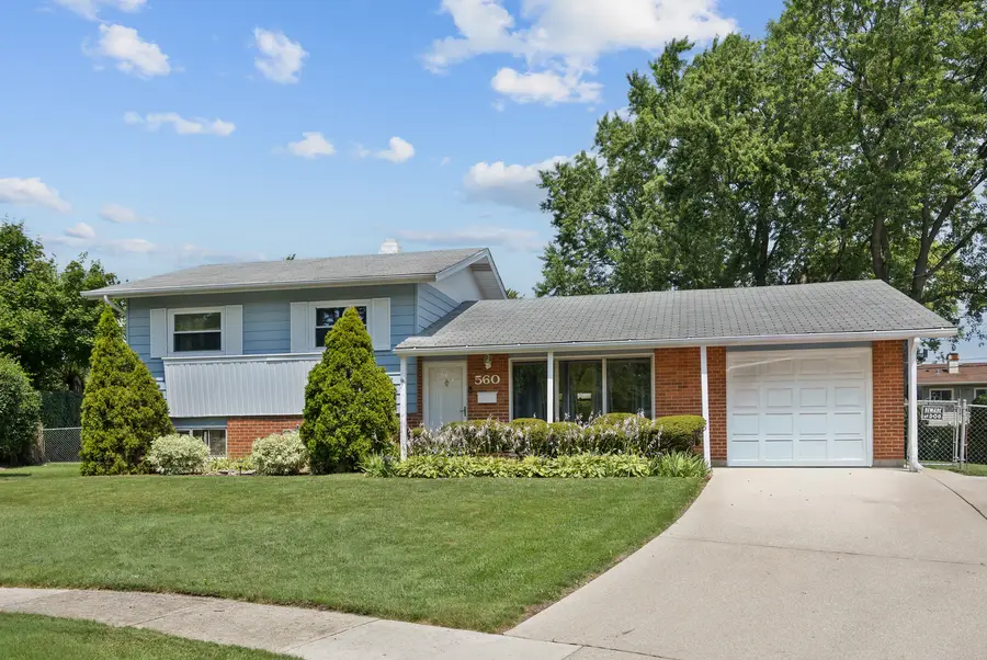 560 W Berkley Lane, Hoffman Estates, IL 60169 - #2