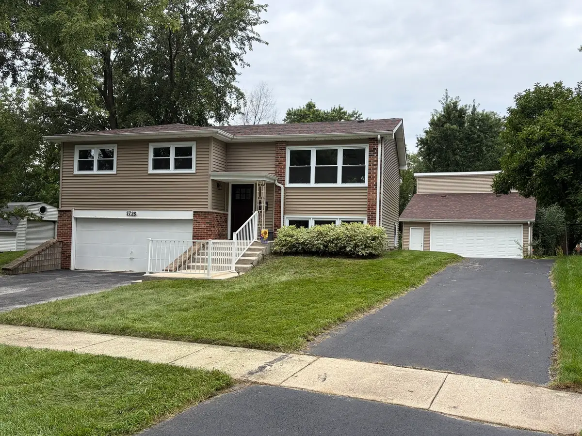7728 Dalewood Parkway, Woodridge, IL 60517 - #1