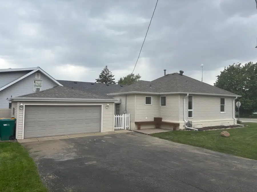 527 E 17th Street, Lockport, IL 60441 - #2