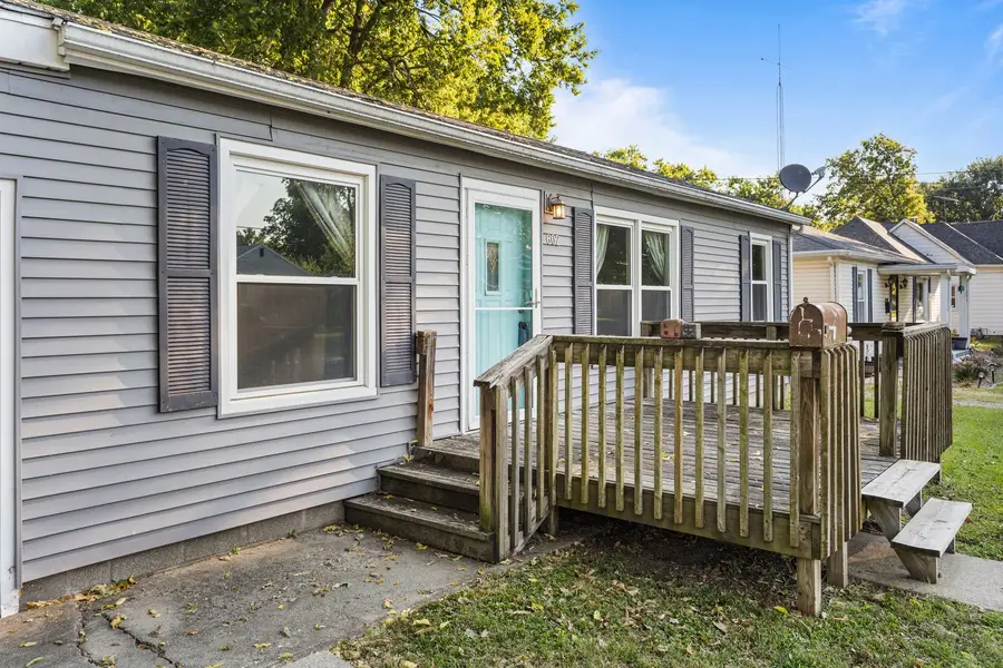 602 E Van Allen Street, Tuscola, IL 61953 - #3