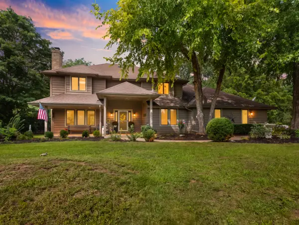 7701 Old Post Road, Crystal Lake, IL 60014