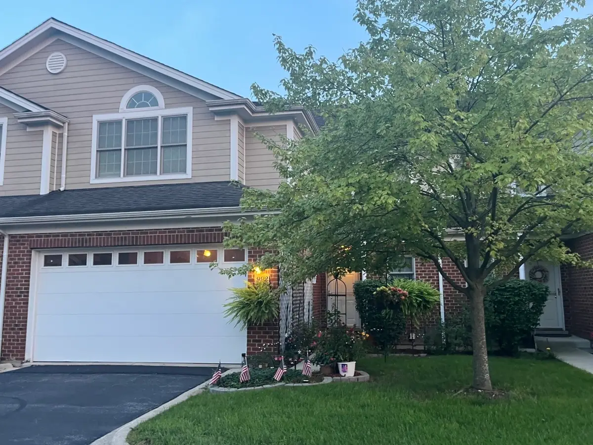 992 W Irving Park Road, Bensenville, IL 60106 - #1