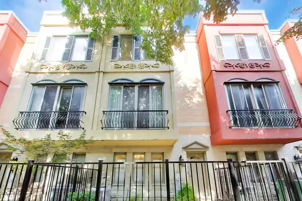 515 N Peoria Street, Chicago, IL 60642