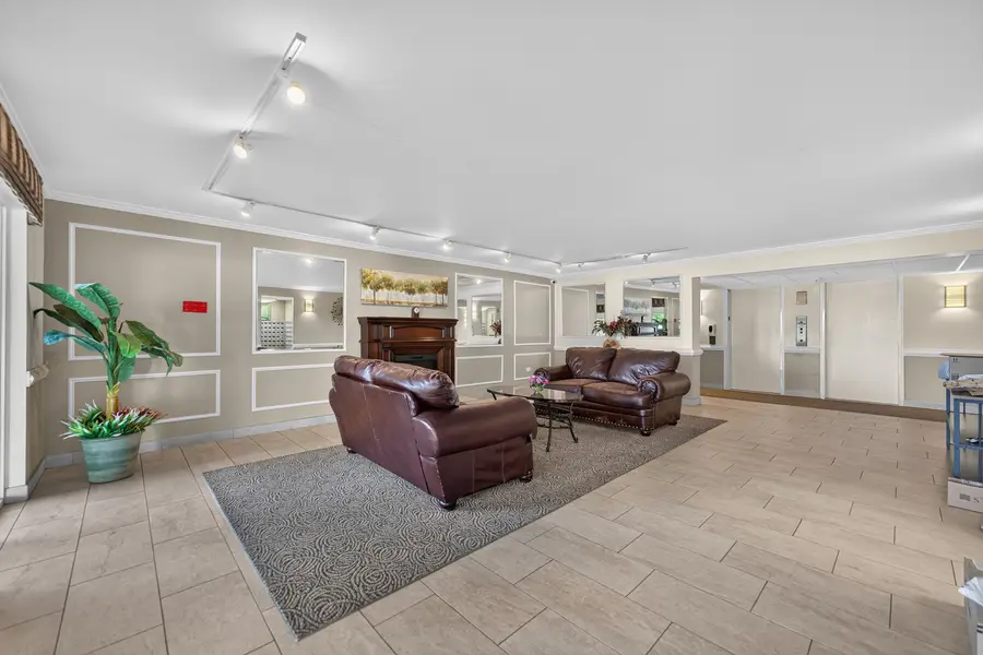 841 N York Street #428, Elmhurst, IL 60126 - #2