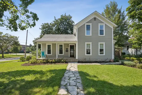 110 S Walkup Avenue, Crystal Lake, IL 60014