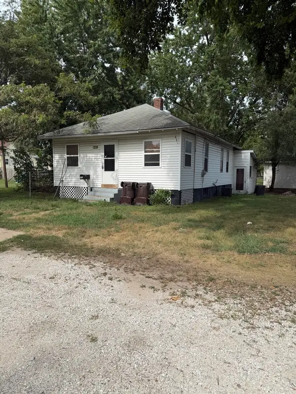 717 Railroad Street, Beardstown, IL 62618