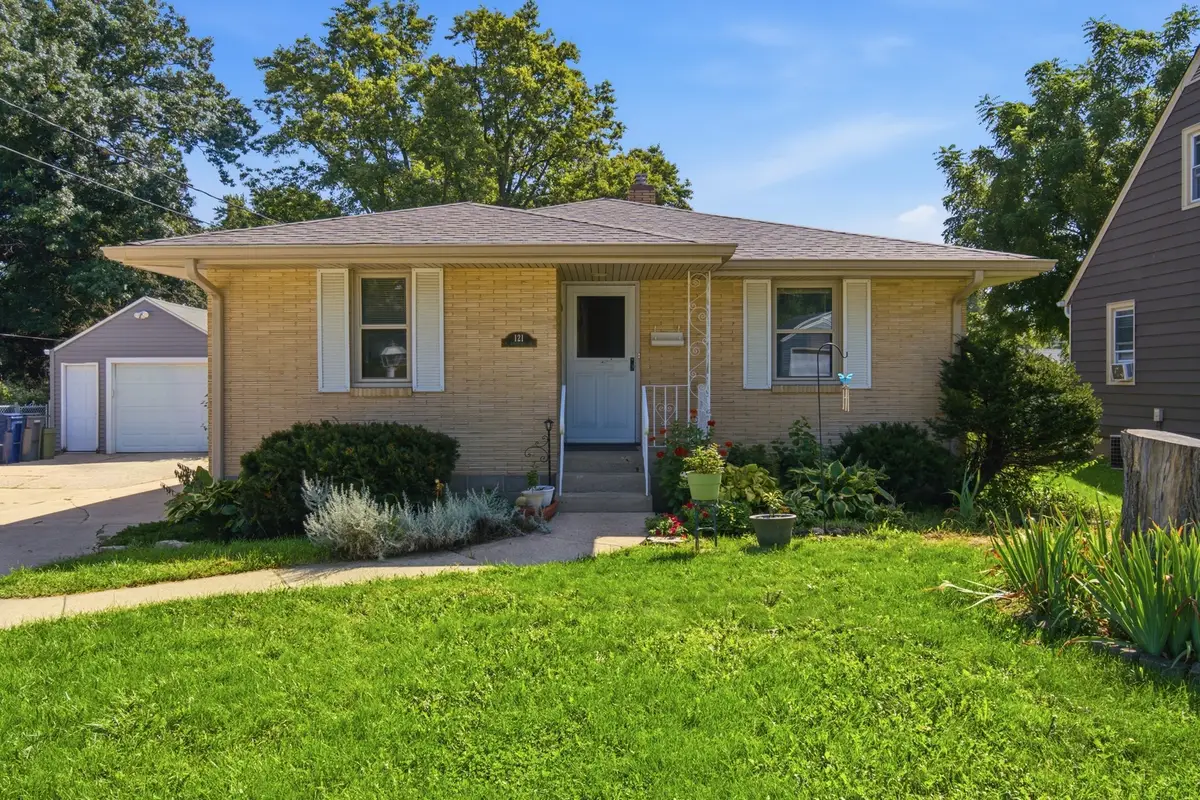 121 S Commonwealth Avenue, Elgin, IL 60123 - #1
