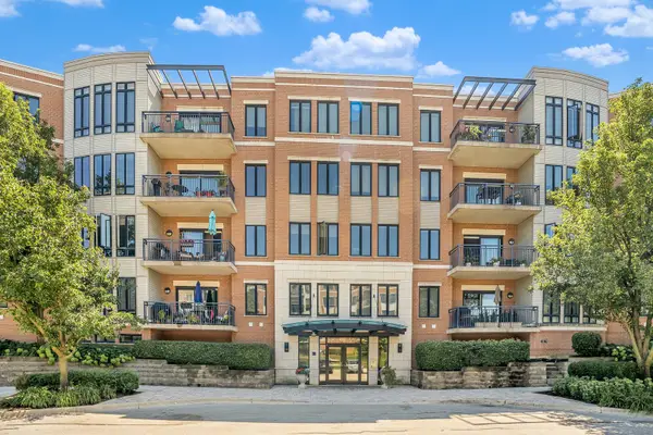 145 S York Street #420, Elmhurst, IL 60126