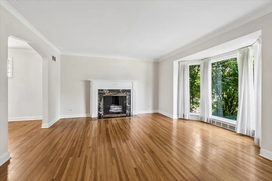 6533 N Christiana Avenue, Lincolnwood, IL 60712 - #2