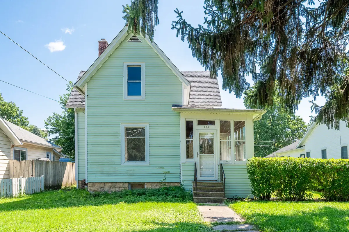738 S 1st Street, Dekalb, IL 60115 - #1