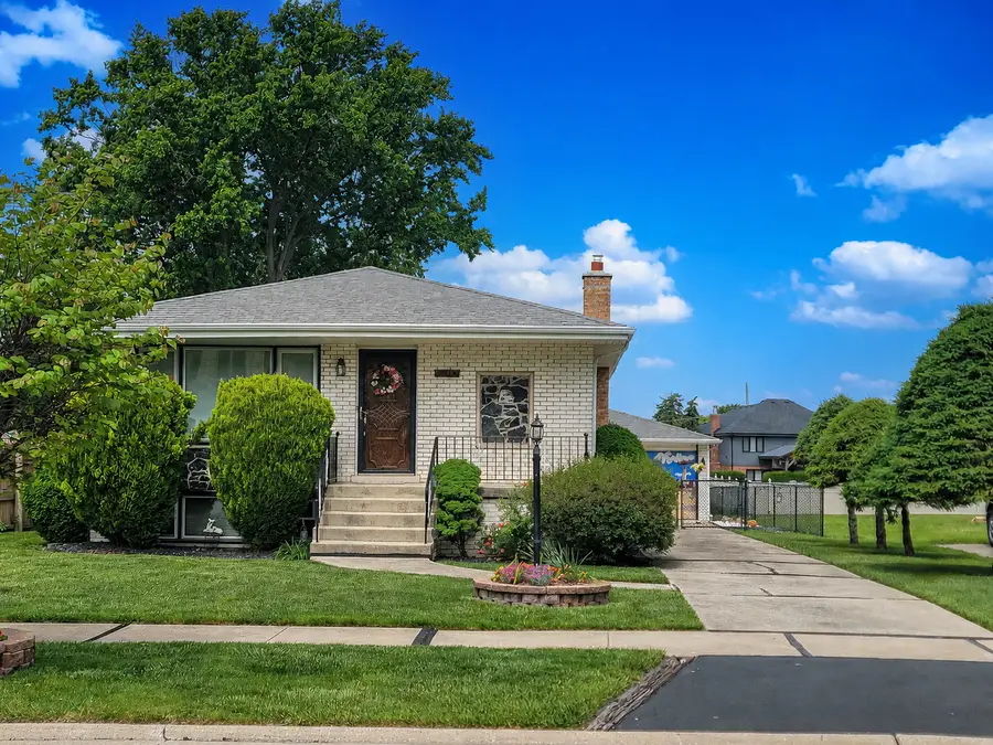 9020 Nashville Avenue, Oak Lawn, IL 60453 - #2