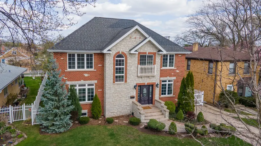 8105 N Oconto Avenue, Niles, IL 60714 - #3