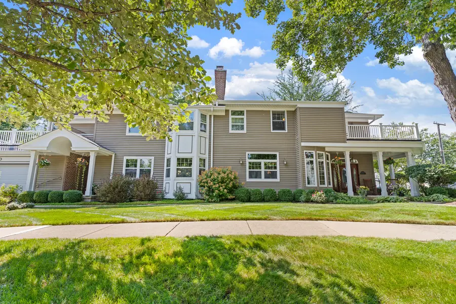 390 Grandview Avenue, Glen Ellyn, IL 60137 - #2