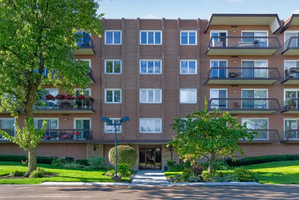 8001 W Courte Drive #411, Niles, IL 60714