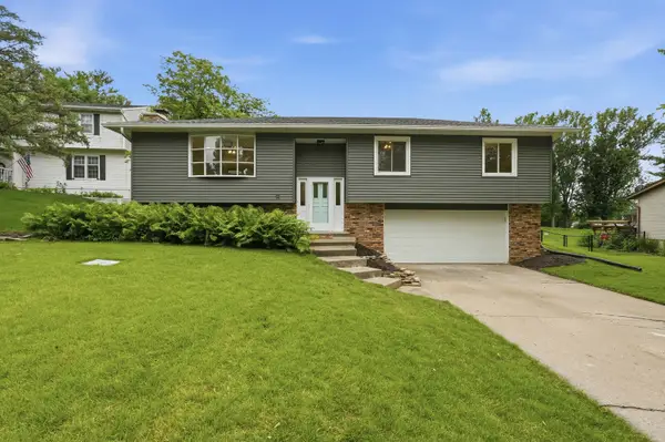 1721 E 42nd Court, Davenport, IA 52807