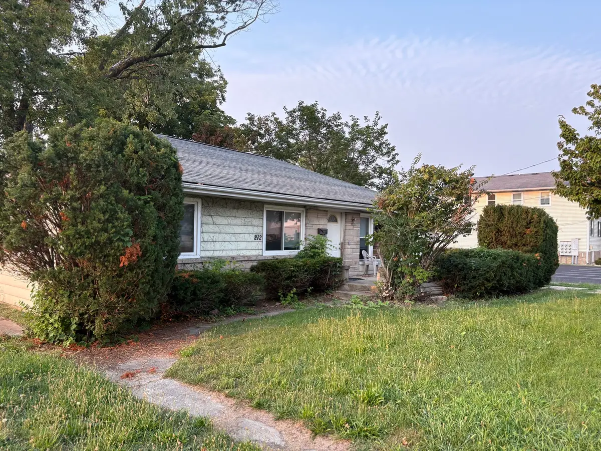 212 W Locust Street, Normal, IL 61761 - #1