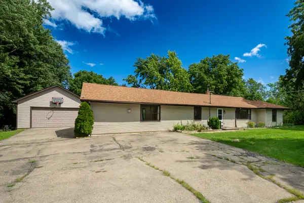 35861 N Fuller Road, Gurnee, IL 60031