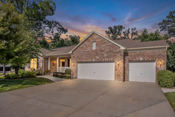 1707 Pondview Drive, Hoffman Estates, IL 60192