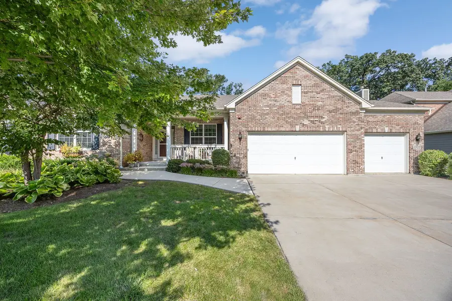 1707 Pondview Drive, Hoffman Estates, IL 60192 - #2