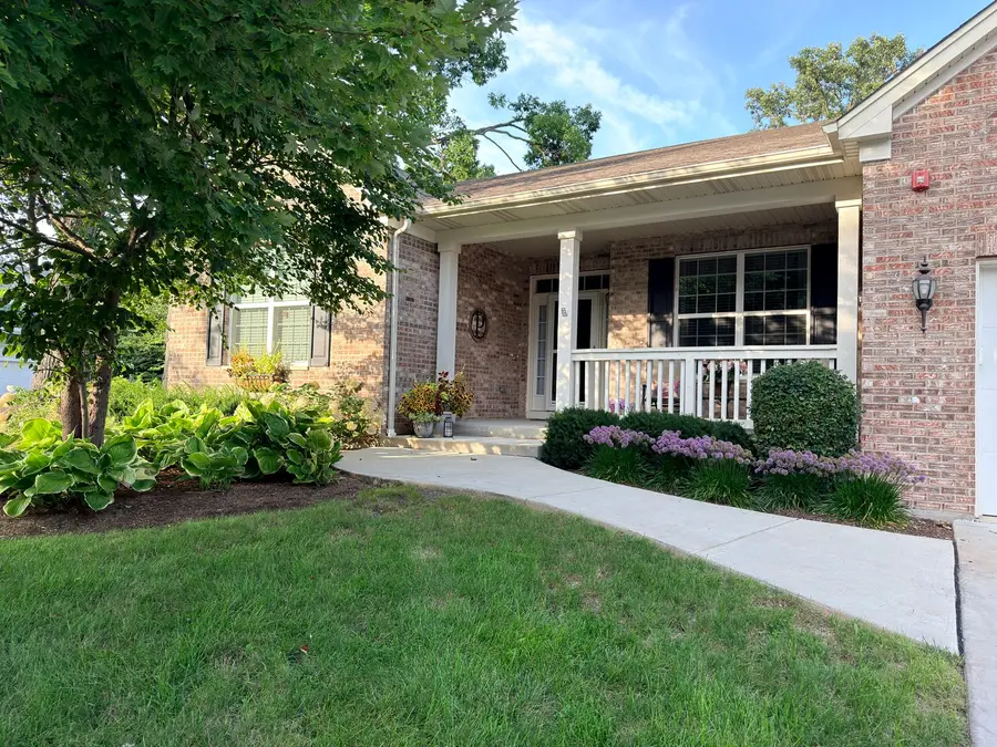 1707 Pondview Drive, Hoffman Estates, IL 60192 - #3