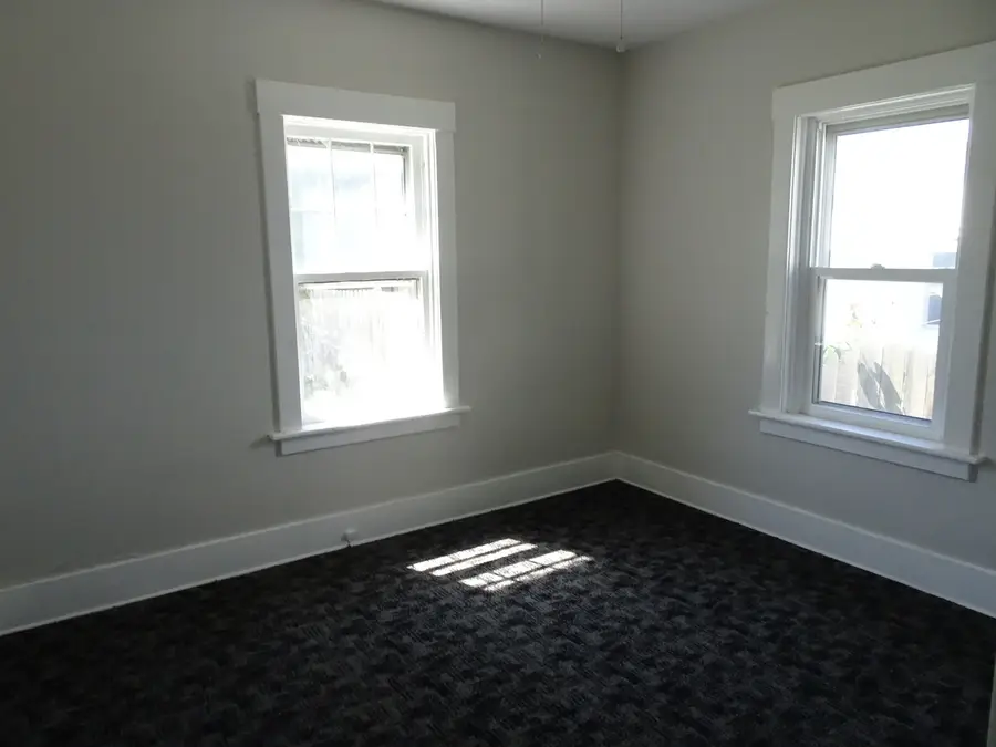 315 E 15th Street, Davenport, IA 52803 - #2