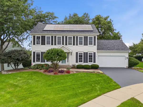 1050 Hampshire Lane, Elgin, IL 60120